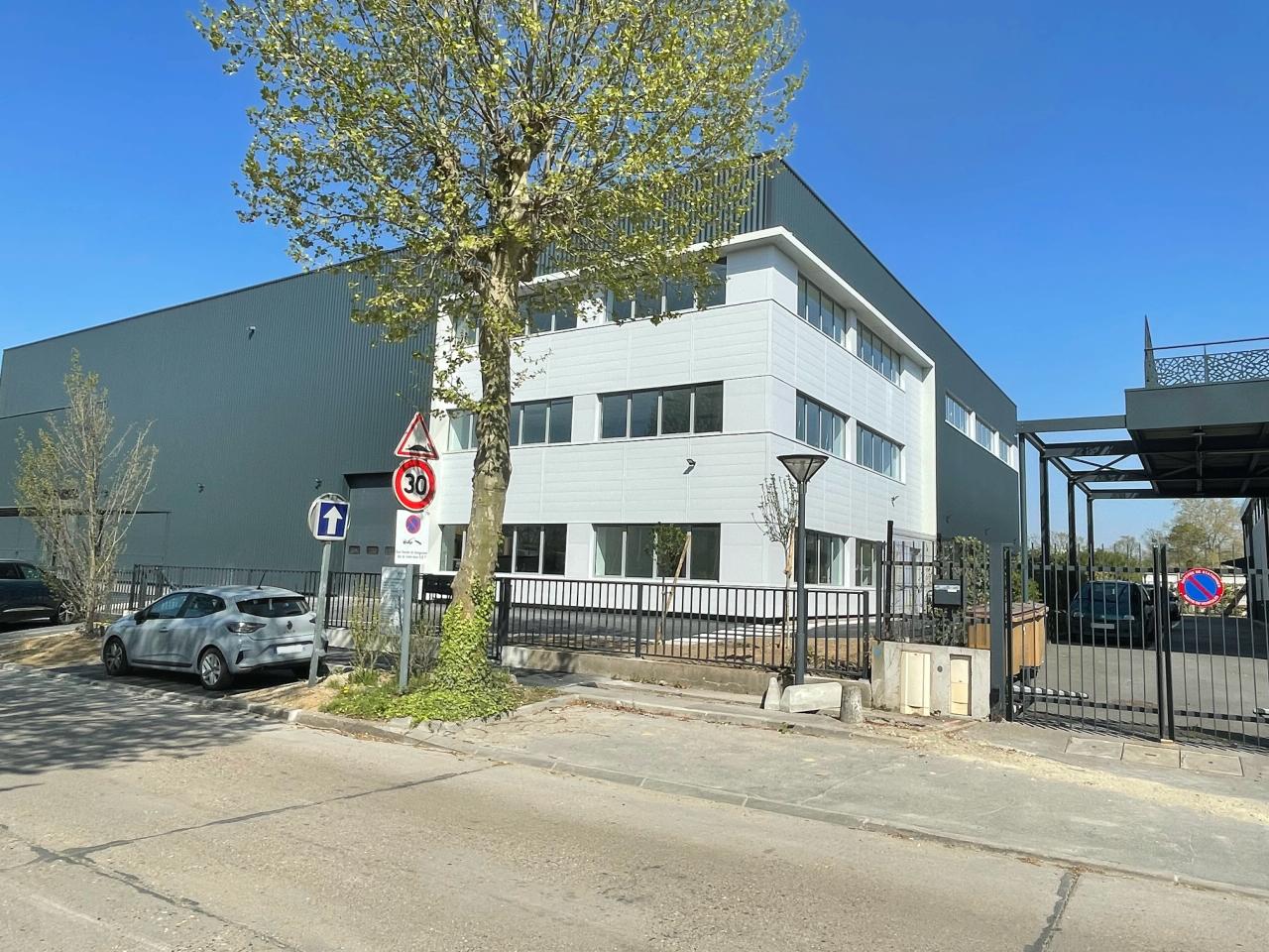 Local d'activité Villeneuve-la-Garenne 3065m² Location local d'activité Villeneuve-la-Garenne Hauts-de-Seine OLACT2315137 1